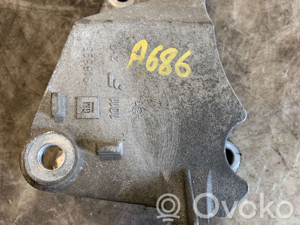 Opel Signum Engine mounting bracket 