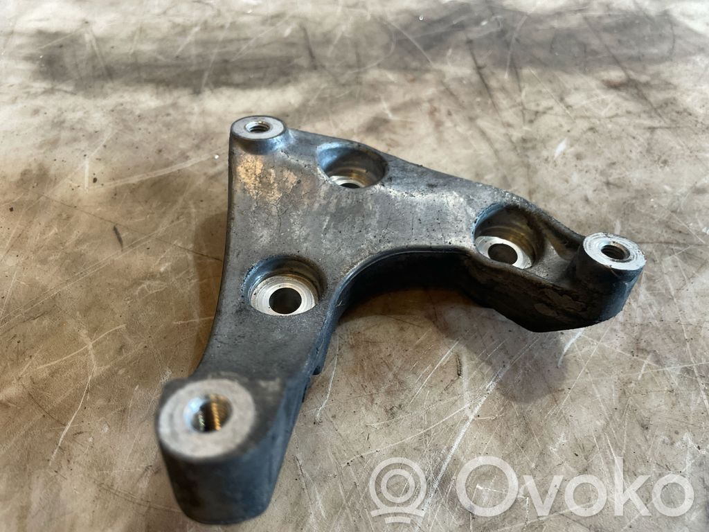 Opel Astra H Engine mounting bracket 
