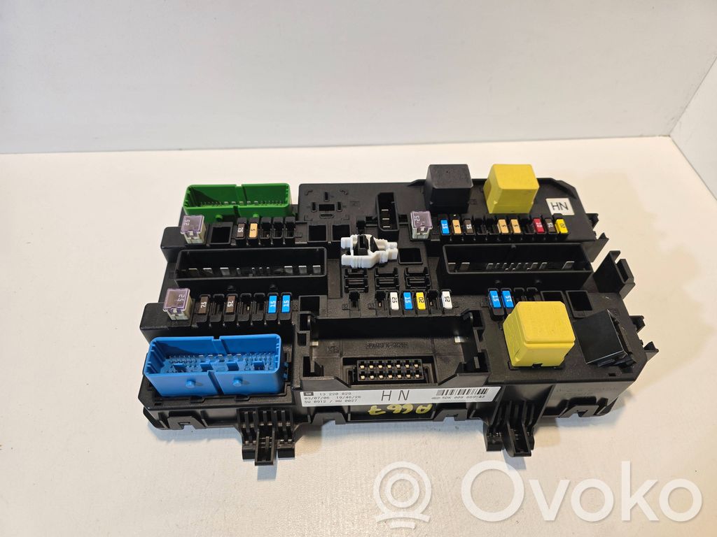 Opel Astra H Modulo fusibile 