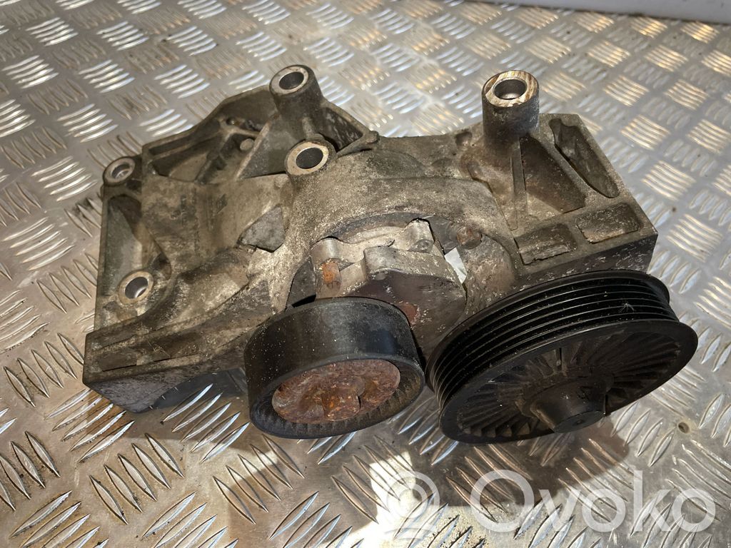 Opel Astra J Generator/alternator bracket 