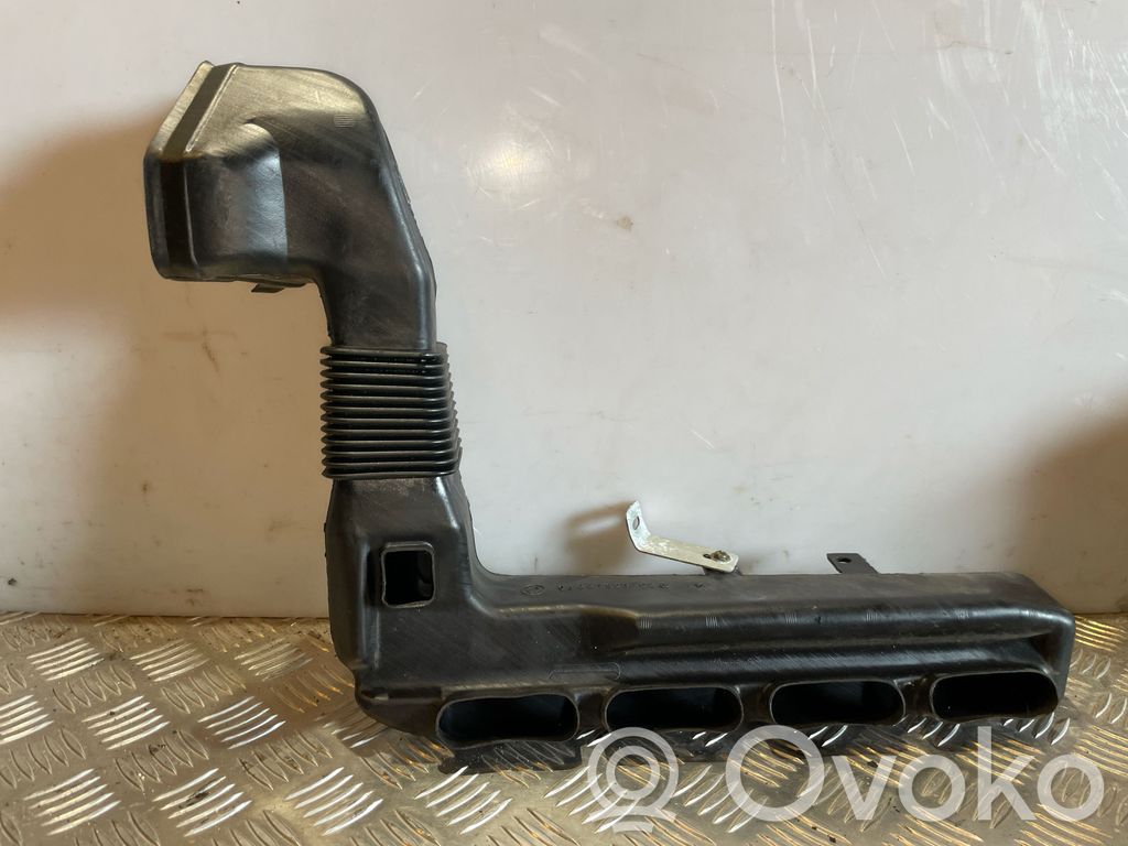 BMW 8 E31 Ilmanoton kanavan osa 