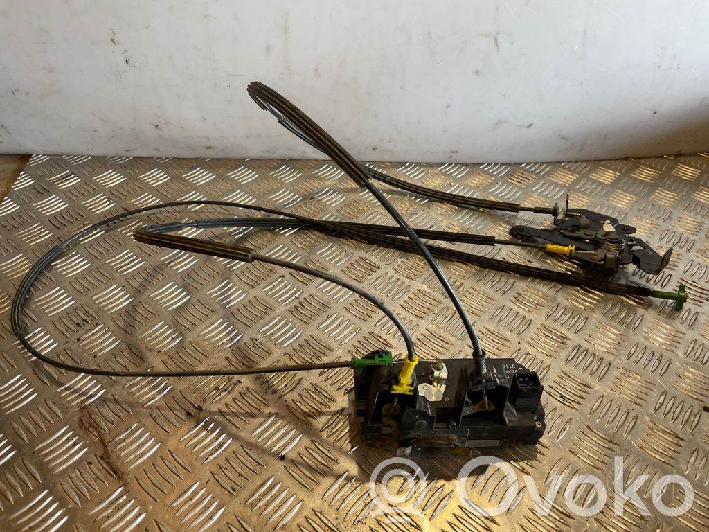 Opel Vivaro Sliding door lock 