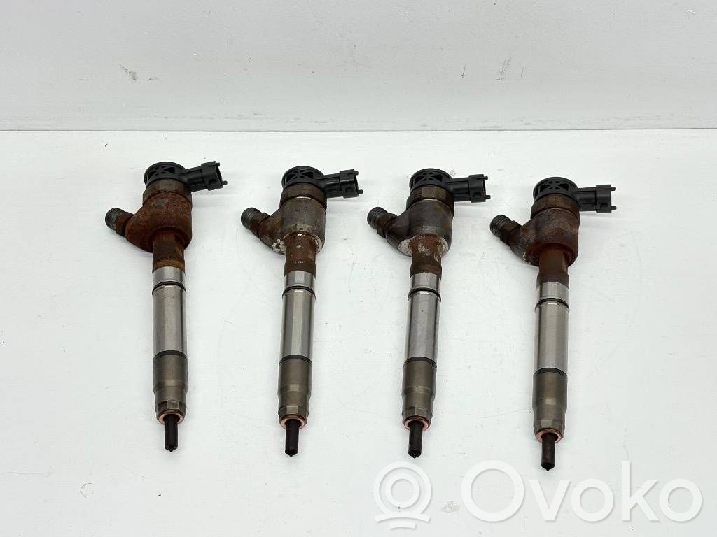 Inyector de combustible   338002A610,0445110589