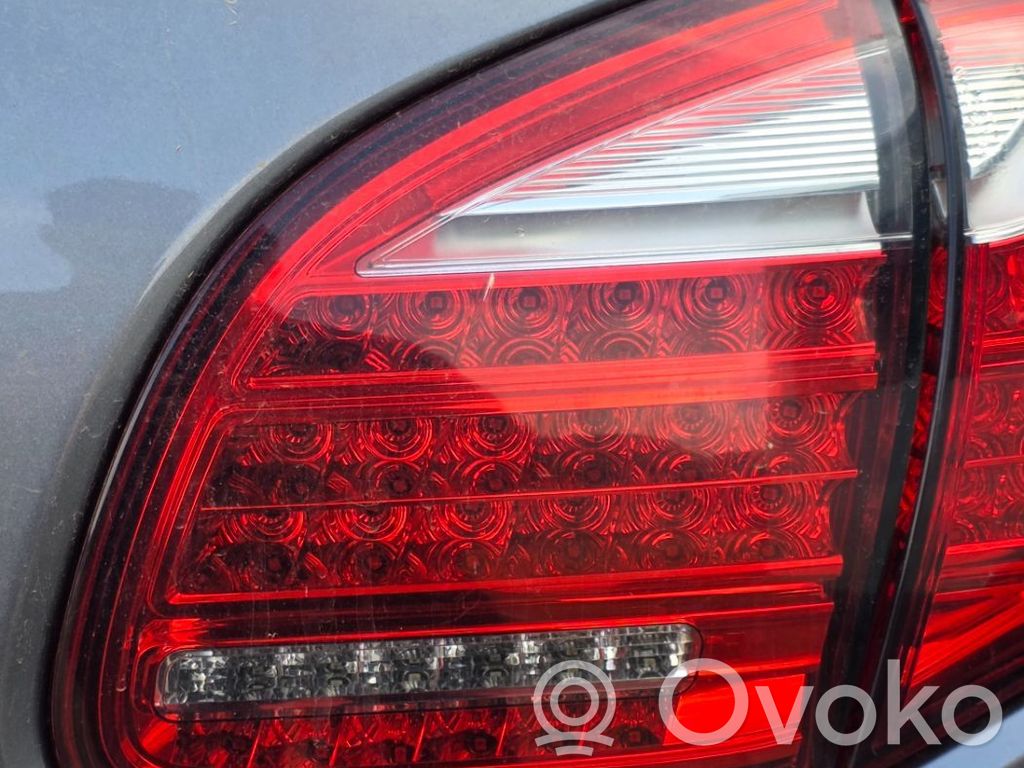Porsche Cayenne (92A) Lampy tylnej klapy bagażnika 