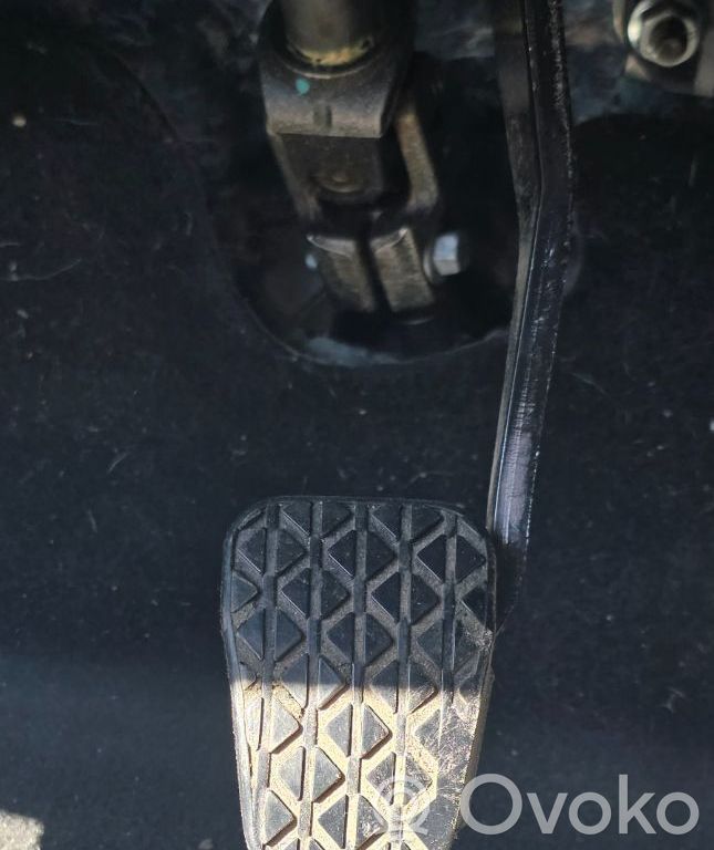 Ford Turneo Courier Bremžu pedālis 