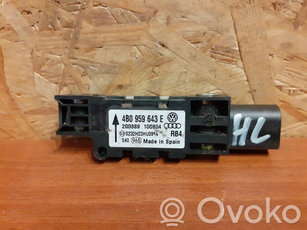 Audi A8 S8 D3 4E Airbag deployment crash/impact sensor 
