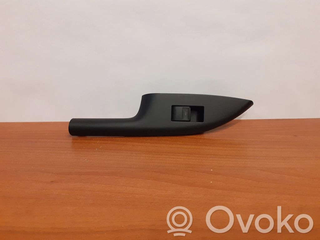 Electric window control switch   2755,7427276010