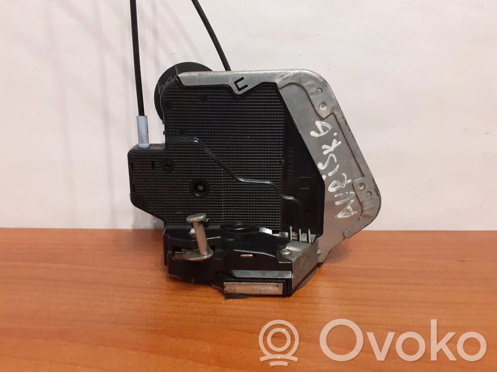 Toyota Auris 150 Rear door lock 