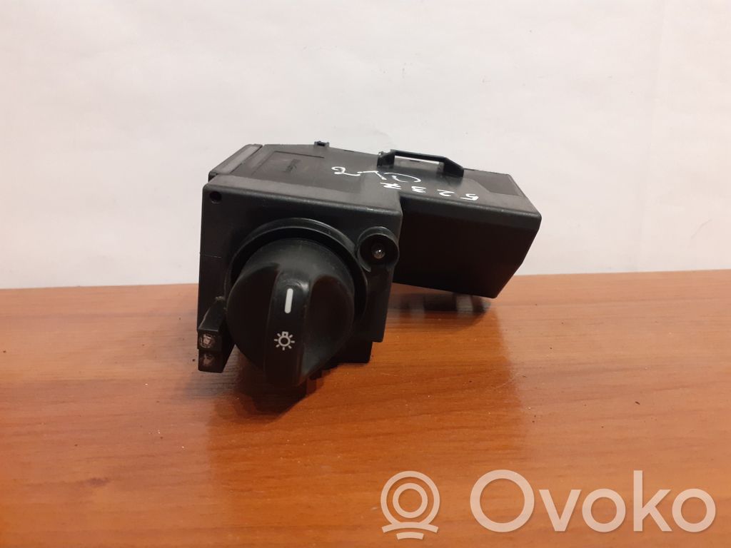 Light switch   5237,2105451404