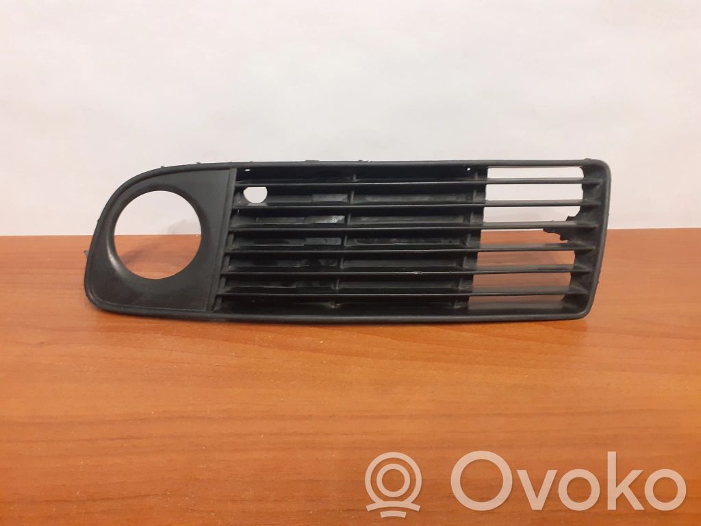 Audi A6 S6 C5 4B Moldura/rejilla de la luz antiniebla delantera 