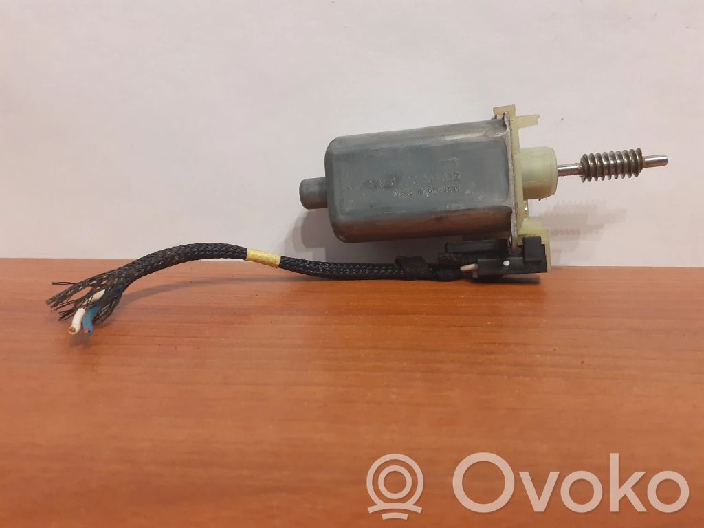 Mercedes-Benz C W203 Seat adjustment motor 