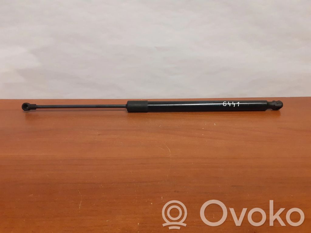 Volkswagen Golf VII Takaluukun tuen kaasujousi 
