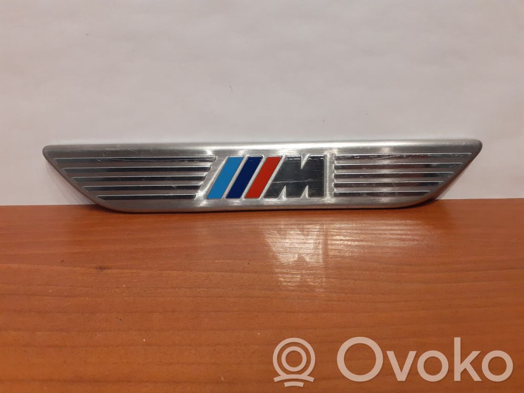 BMW X5 E70 Garniture de jupe latérale arrière 