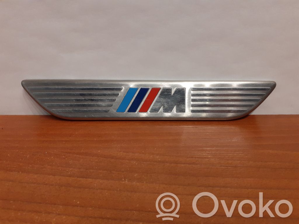 BMW X5 E70 Galinio slenksčio apdaila (išorinė) 