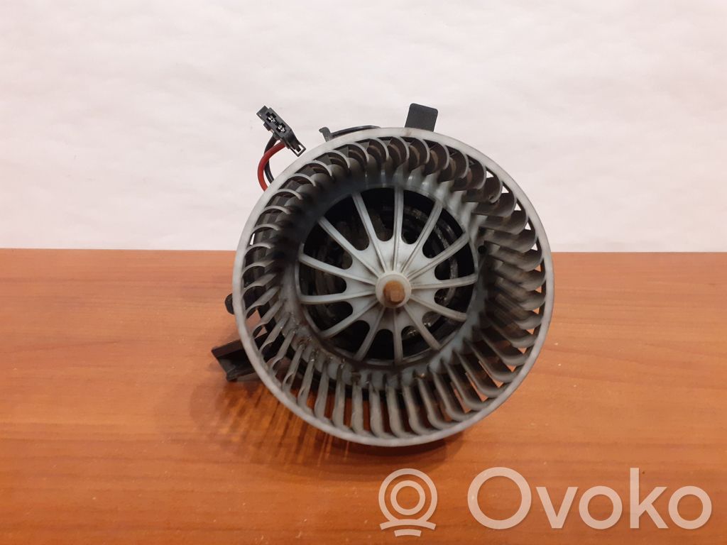 Audi A5 8T 8F Salono oro mazgo komplektas 