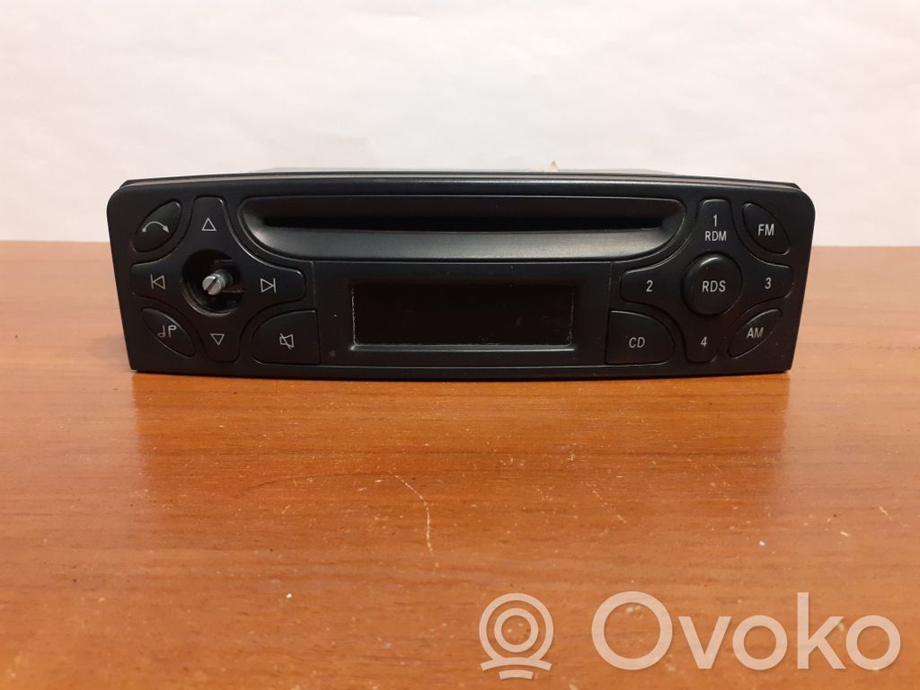 Mercedes-Benz C W203 Radio / CD/DVD atskaņotājs / navigācija 