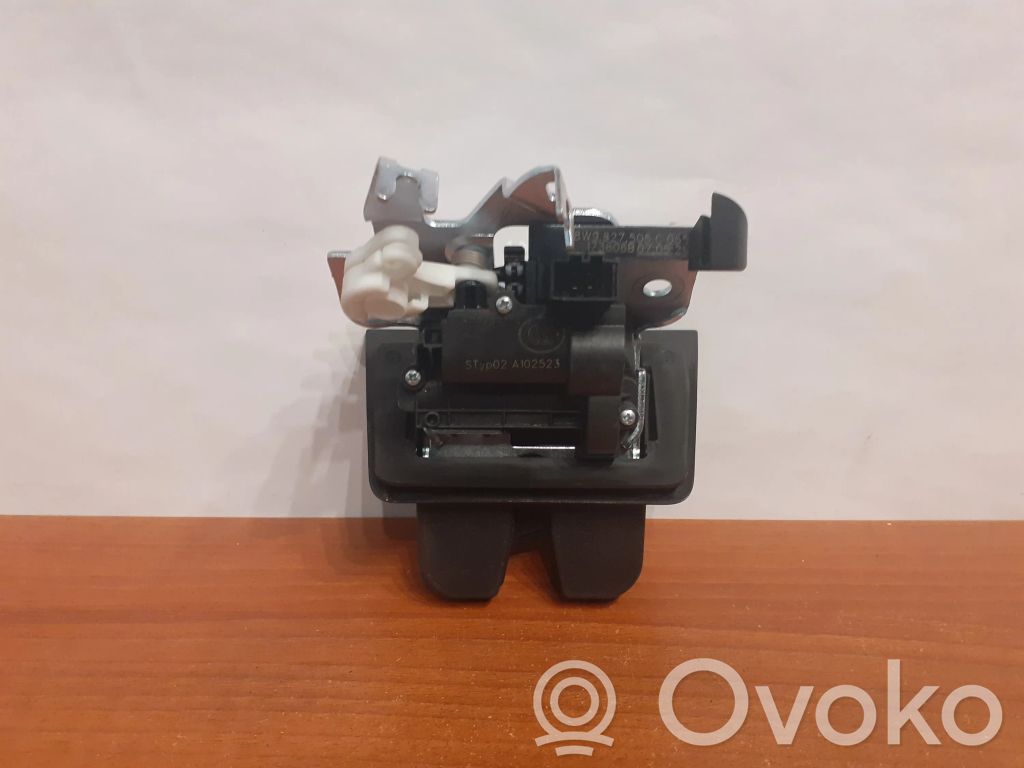 Audi A4 S4 B6 8E 8H Aizmugurējā pārsega slēdzene 