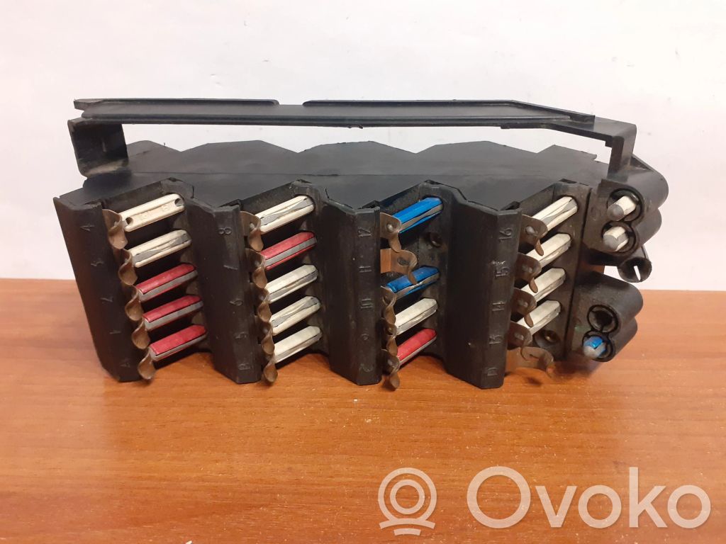 Mercedes-Benz E W124 Other engine bay part 