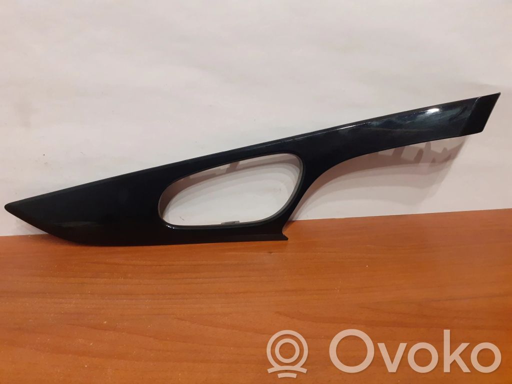 Nissan Qashqai Listwa / Uszczelka szyby drzwi 