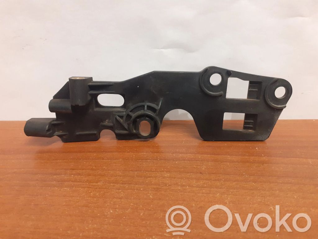 Land Rover Discovery Sport Uchwyt / Mocowanie błotnika przedniego 