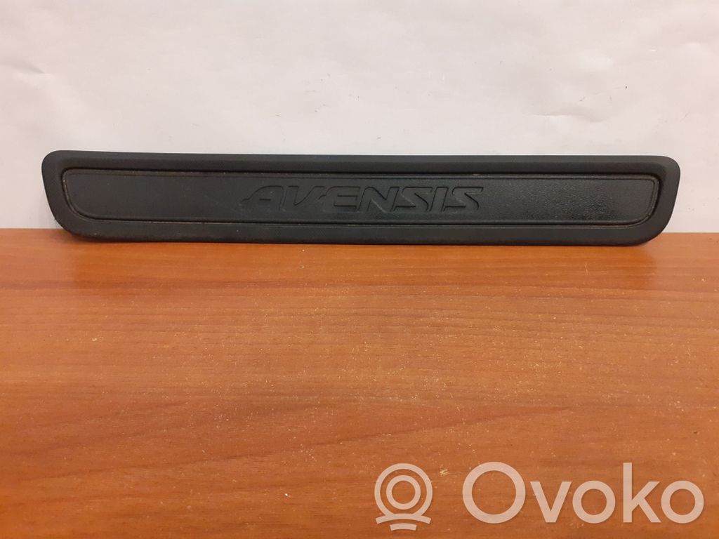 Toyota Avensis T270 Galinio slenksčio apdaila (išorinė) 
