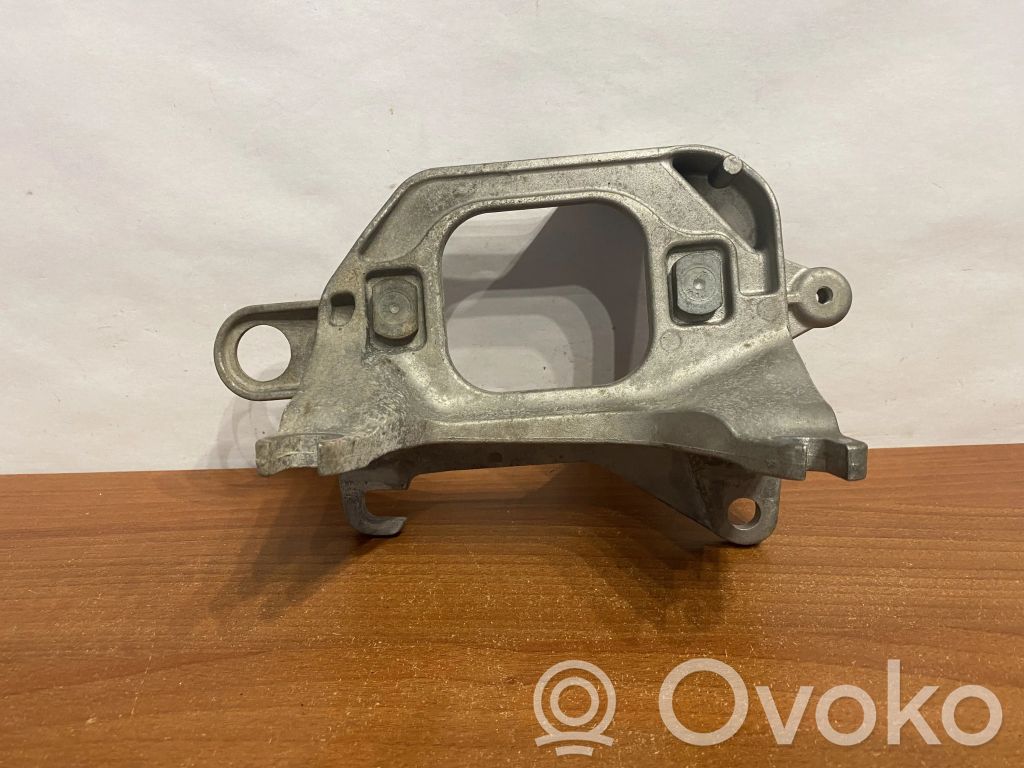 Nissan Qashqai Wspornik / Mocowanie silnika 