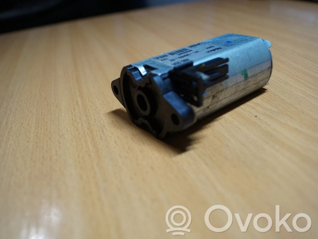 Mercedes-Benz E W212 Seat adjustment motor 