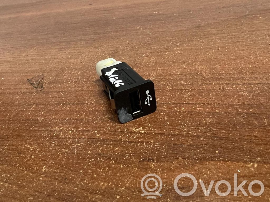 USB socket connector   923765601,D1216