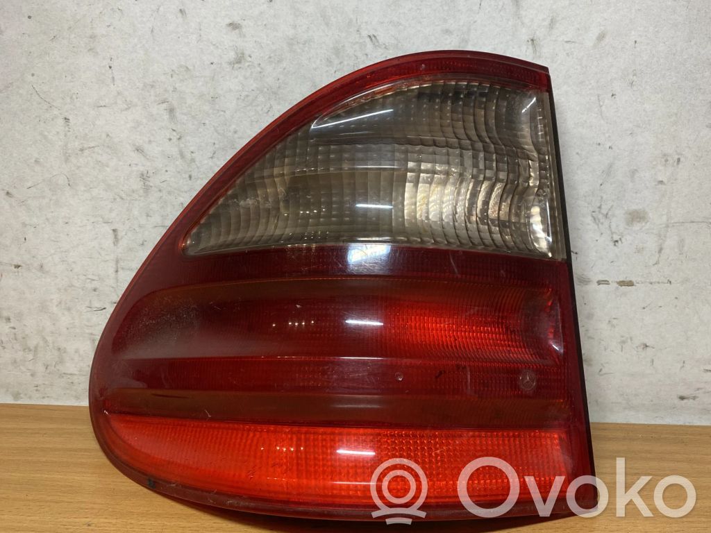 Mercedes-Benz E W210 Luci posteriori 