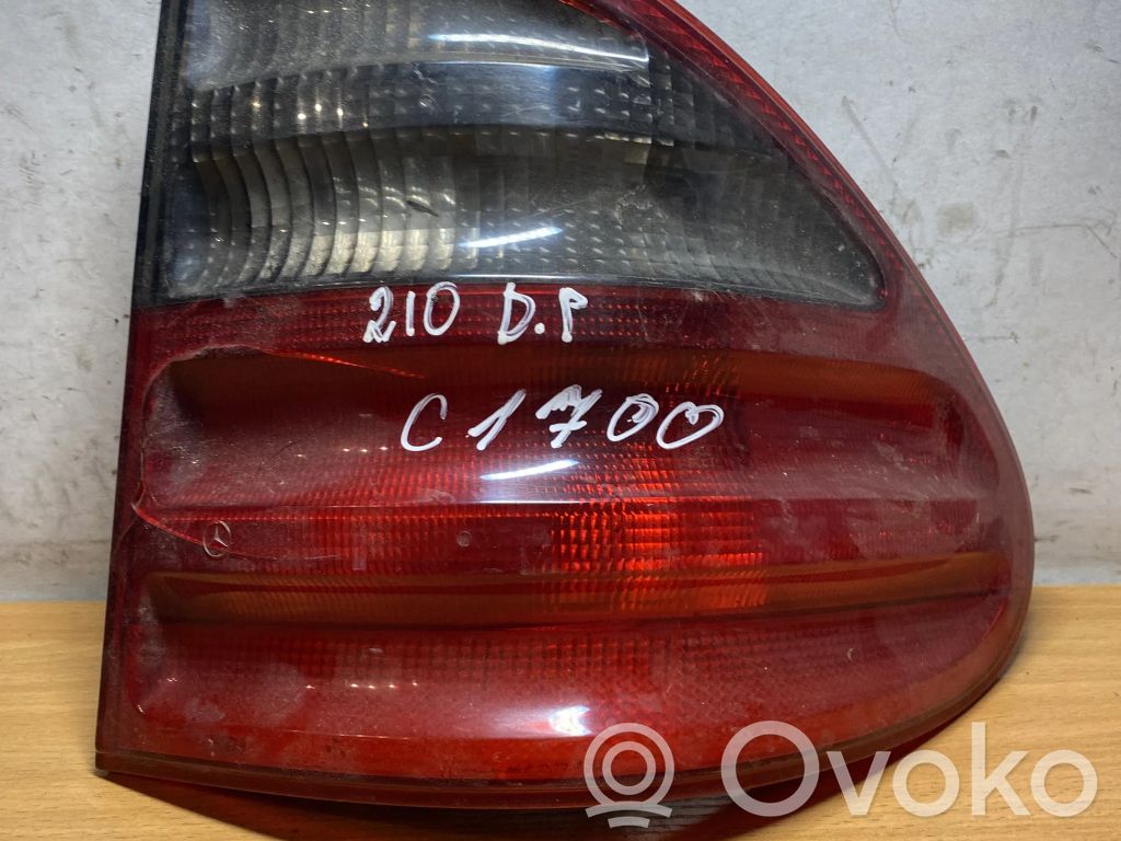 Mercedes-Benz E W210 Lampa tylna 