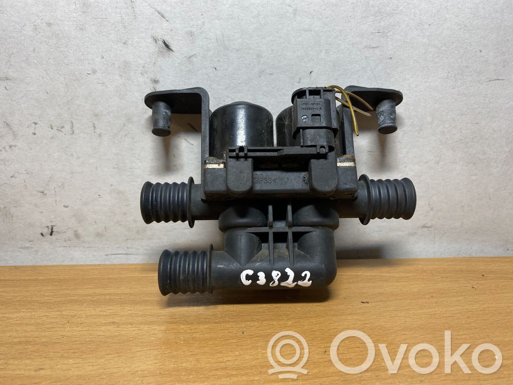 BMW 5 E60 E61 Cita veida dzinēja nodalījuma detaļa 