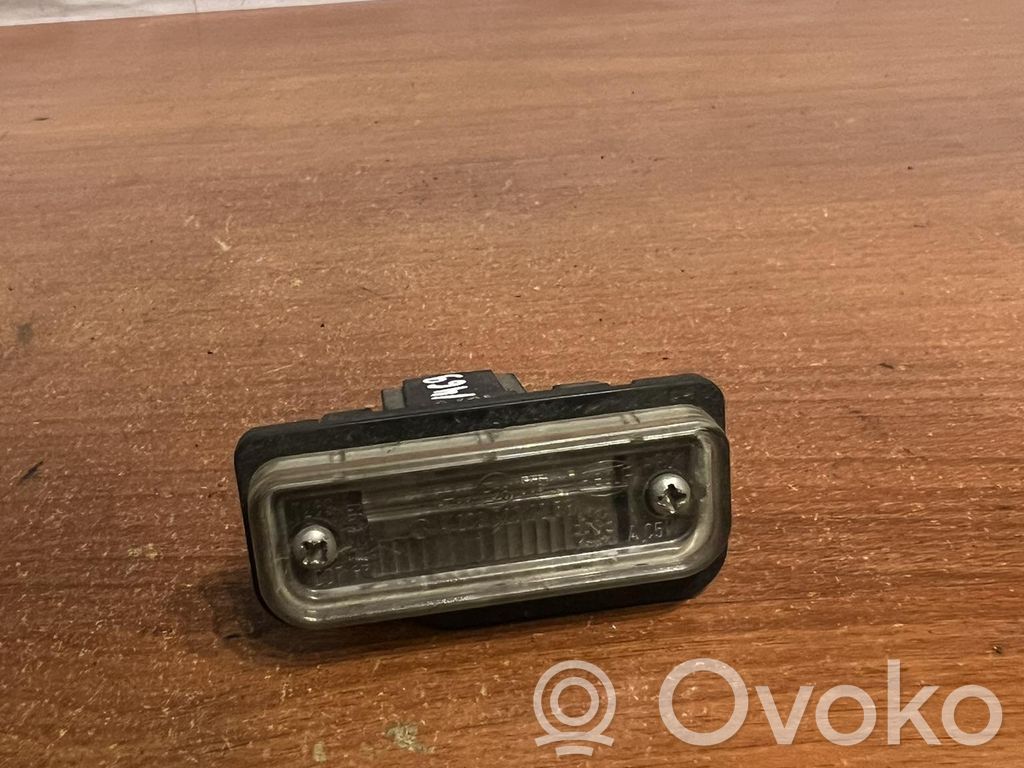 Mercedes-Benz E W211 Lampa oświetlenia tylnej tablicy rejestracyjnej 