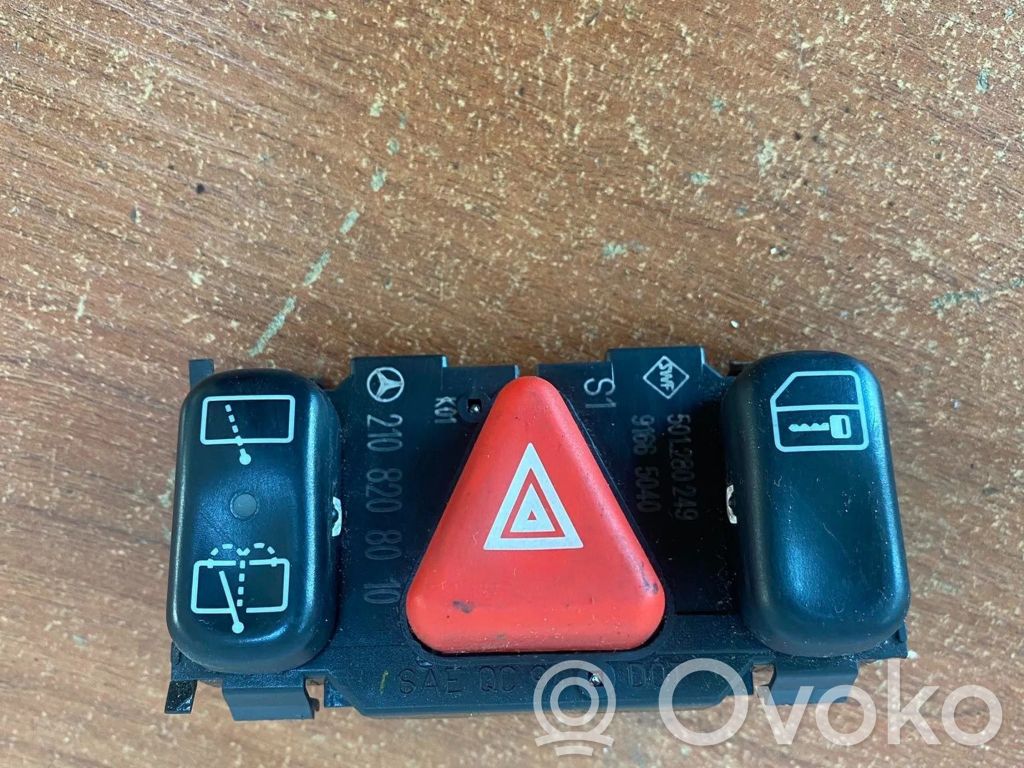 Mercedes-Benz E W210 Schalter Warnblinkanlage 