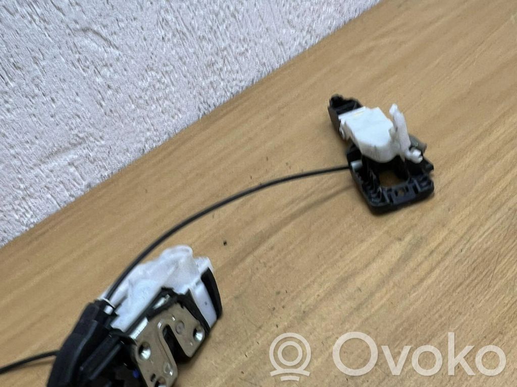 Hyundai Tucson TL Coupe door lock (next to the handle) 