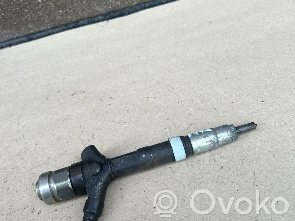 Toyota Corolla E120 E130 Polttoainesuutin 