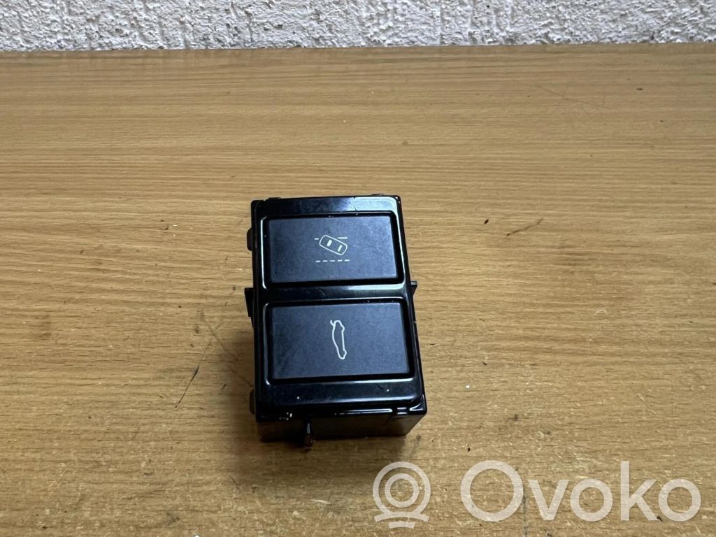 Land Rover Discovery Sport Przycisk otwierania klapy bagażnika 
