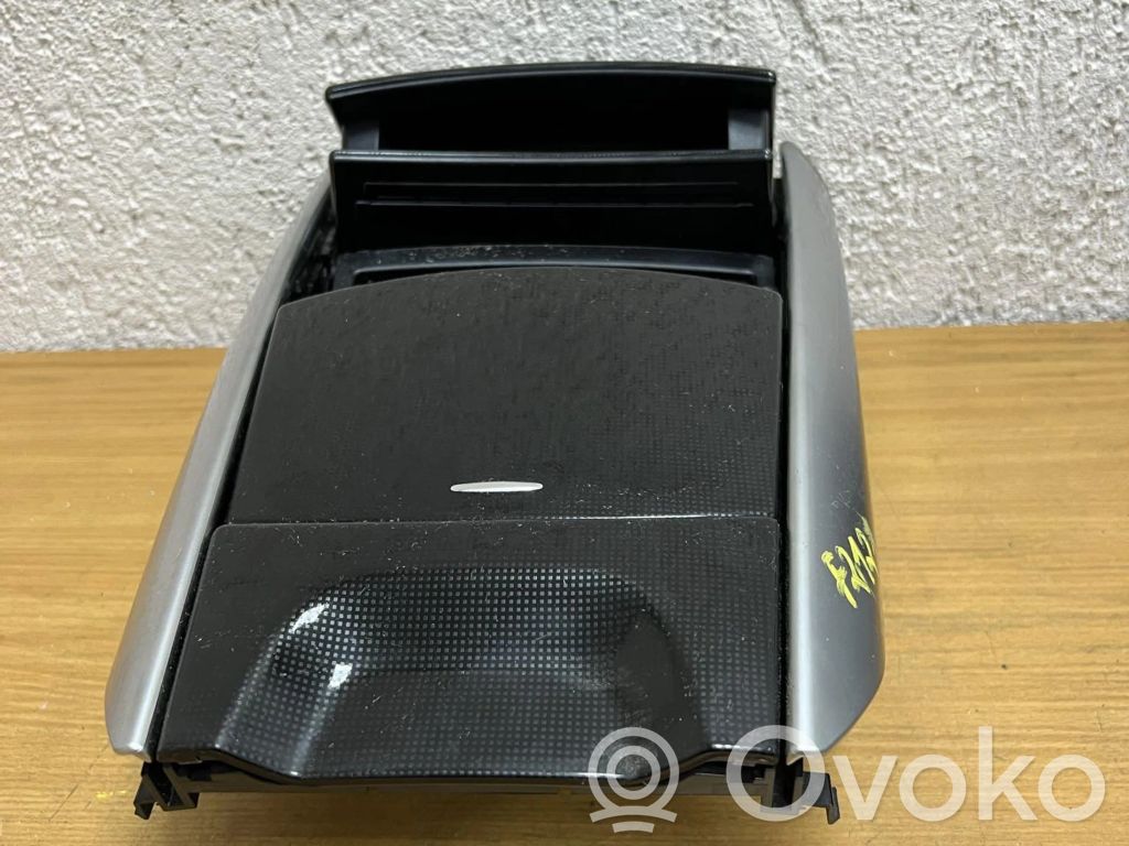 Mercedes-Benz R W251 Schowek deski rozdzielczej 