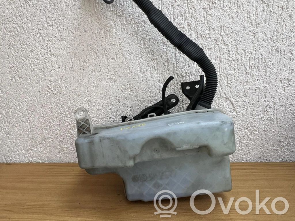 BMW 7 E65 E66 Logu šķidruma tvertne 