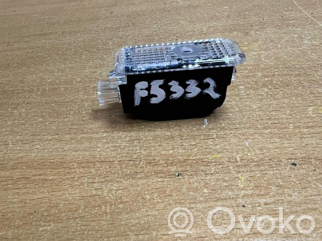 Audi e-tron Front door interior light 