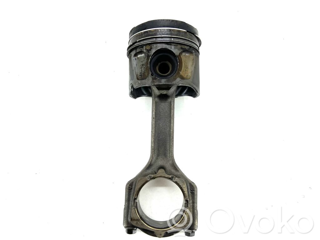 Opel Insignia A Piston with connecting rod 