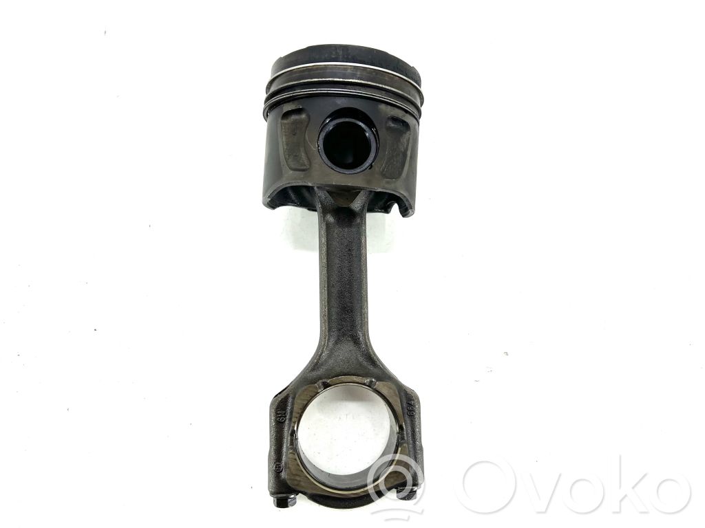 Opel Insignia A Piston with connecting rod 