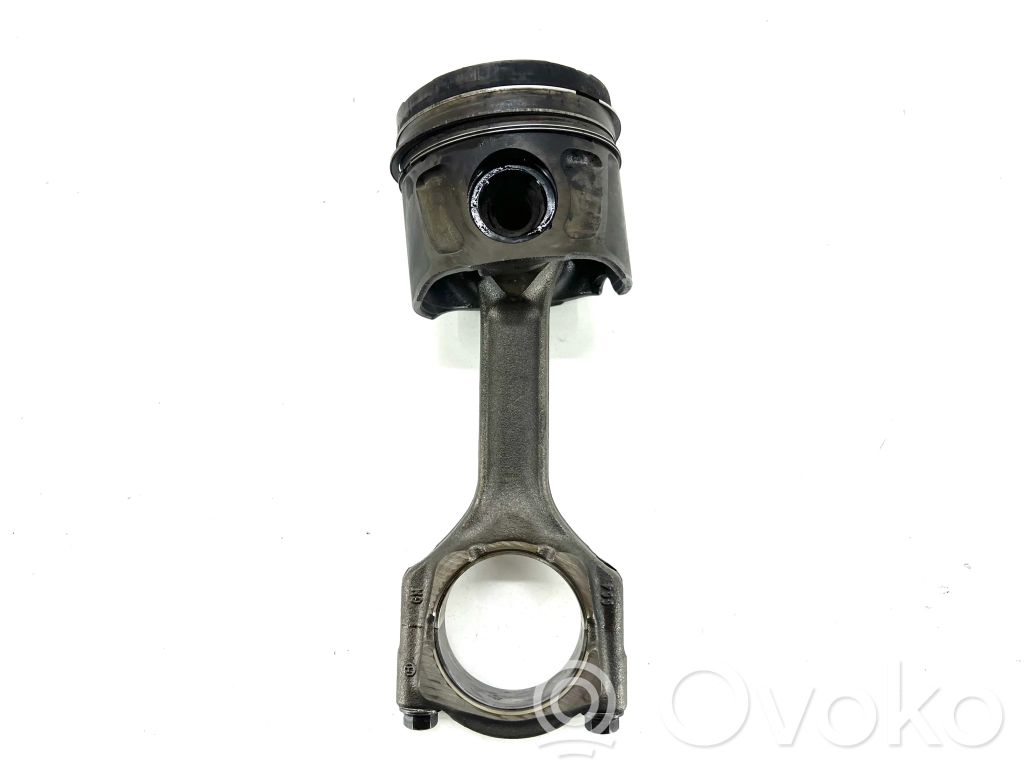 Opel Insignia A Piston with connecting rod 