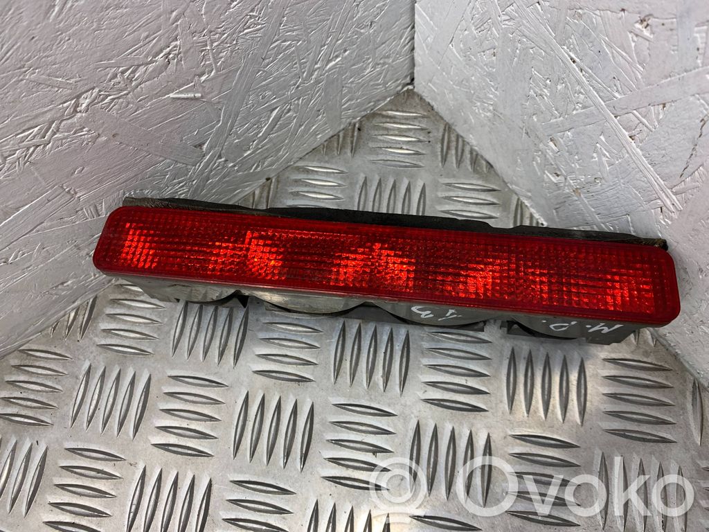 Mitsubishi Pajero Third/center stoplight 