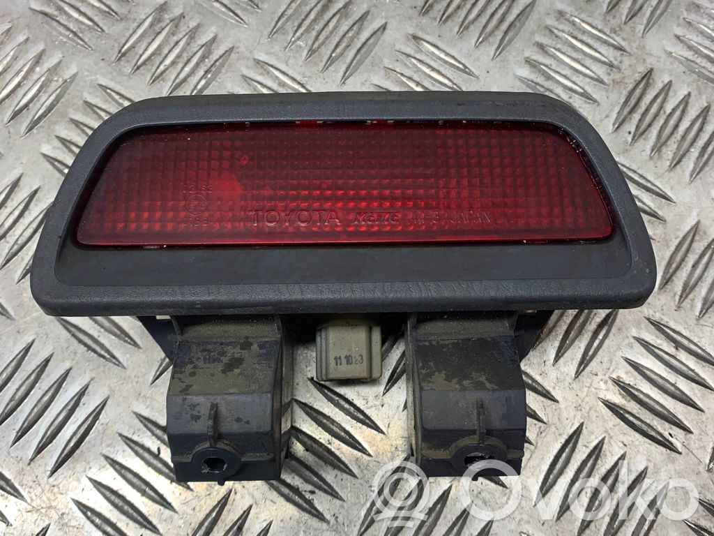 Toyota Picnic Third/center stoplight 