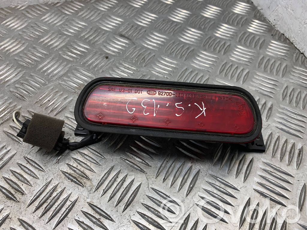 KIA Sorento Third/center stoplight 