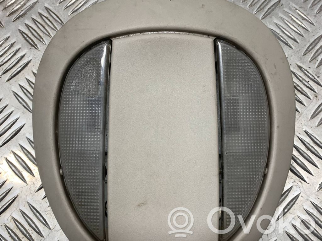 Éclairage lumière plafonnier avant   75813