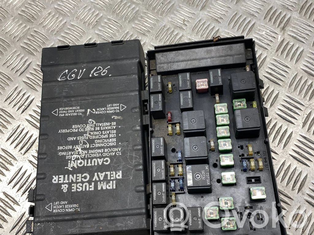 Chrysler Voyager Saugiklių dėžė (komplektas) 