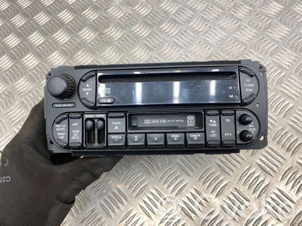 Chrysler Voyager Unidad delantera de radio/CD/DVD/GPS 