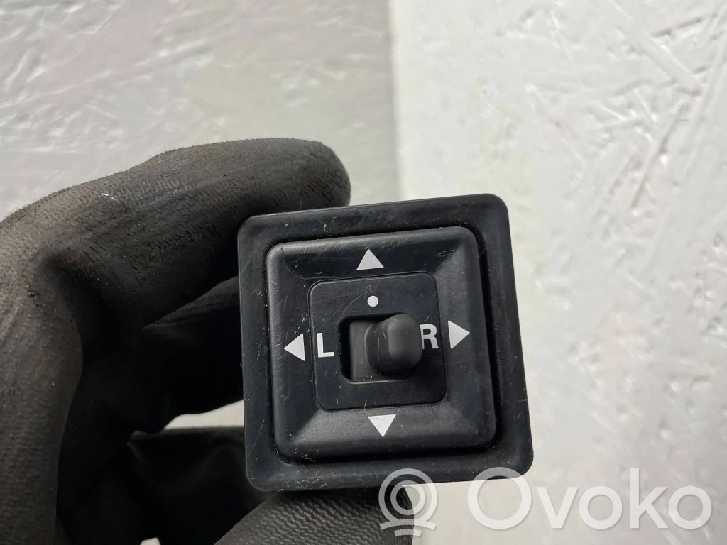 Mitsubishi Pajero Wing mirror switch 