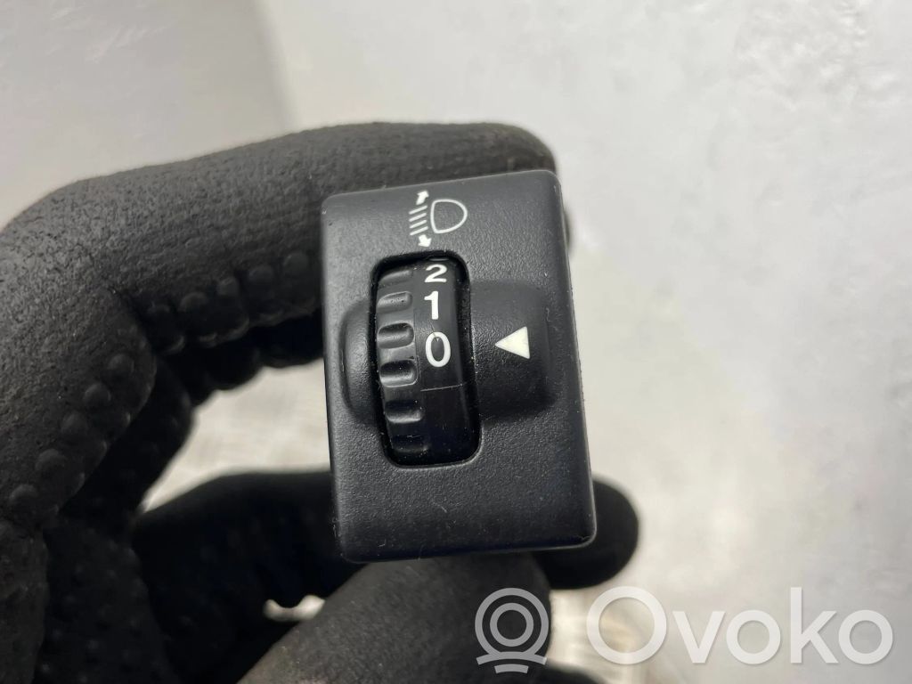 Suzuki Grand Vitara I Headlight level height control switch 